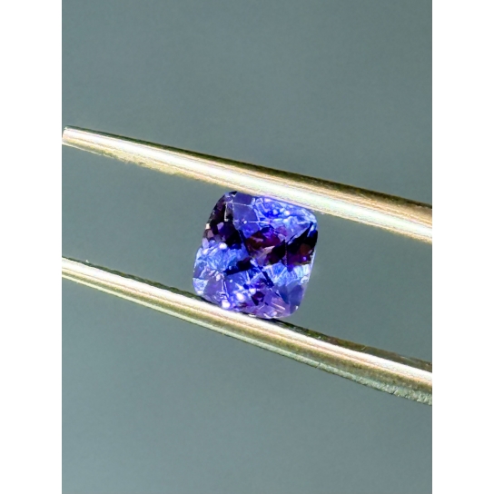 0.9ct Tanzanite TNZN44