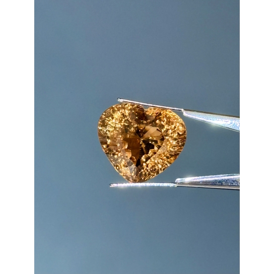 15.9ct Brilliant Cut Topaz