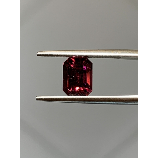 2.6ct Rhodolite Garnet