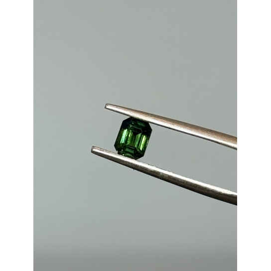 0.91ct Green Sapphire