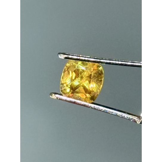 0.9ct Sphene 