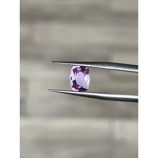 0.90ct Violet Sapphire