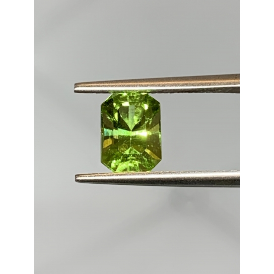 1.9ct Peridot