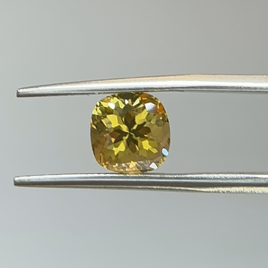 2.4ct Yellow Heliodor YH3