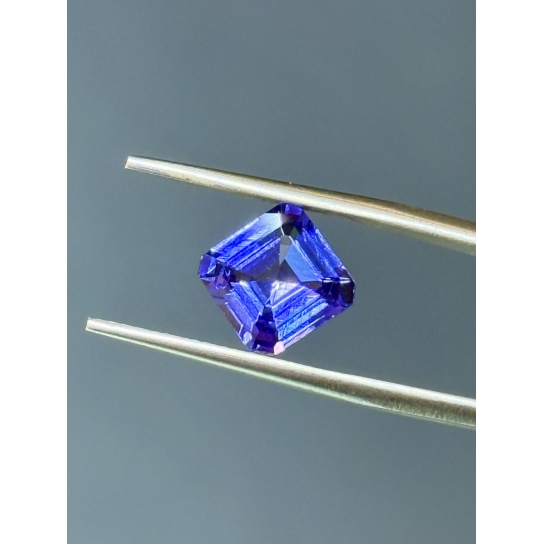 2.56ct Excellent Faceted Tanzanite 