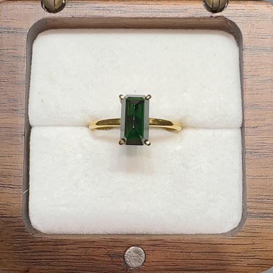 2ct Emerald 18K Yellow Gold Ring