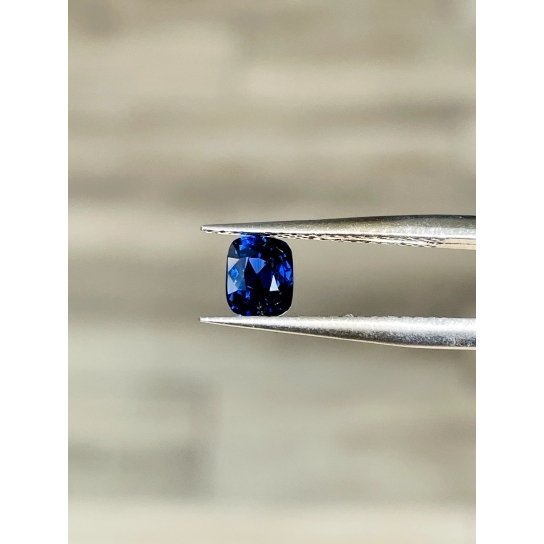 0.89ct Royal Blue Sapphire 