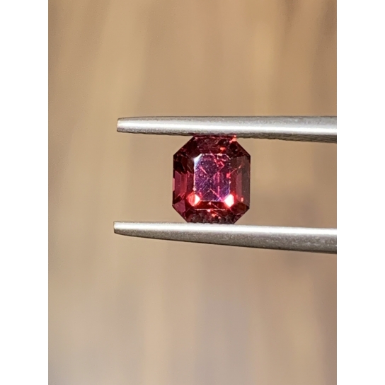 1.5ct Rhodolite Garnet 