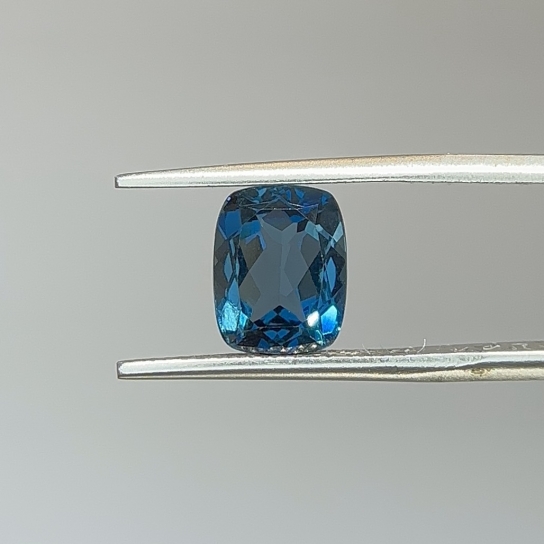 3.6ct London Blue Topaz