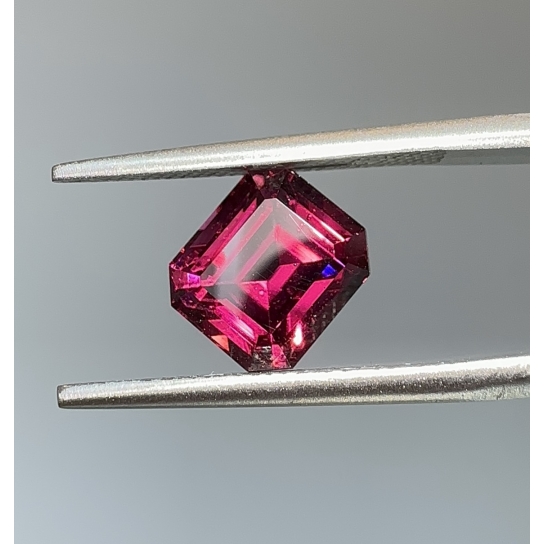 3.10ct Rhodolite Garnet