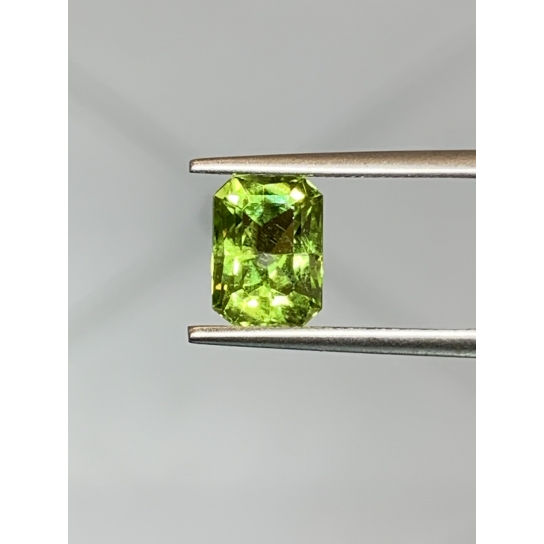 2.1ct Peridot