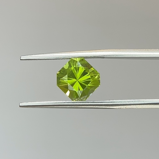 3.1ct Peridot P17