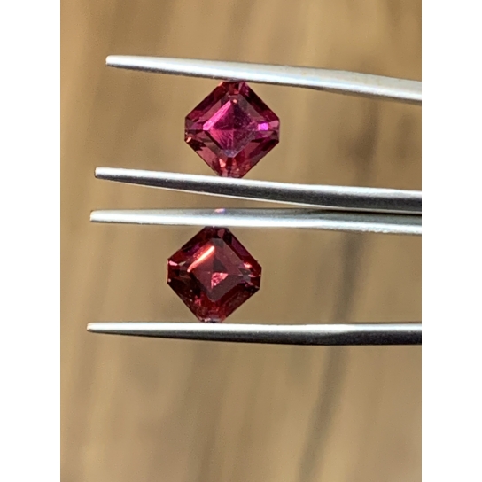 4.2ct Rhodolite Garnet