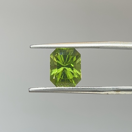 3.3ct Peridot