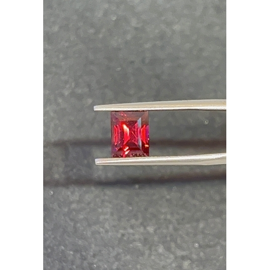 2.4ct Rhodolite Garnet