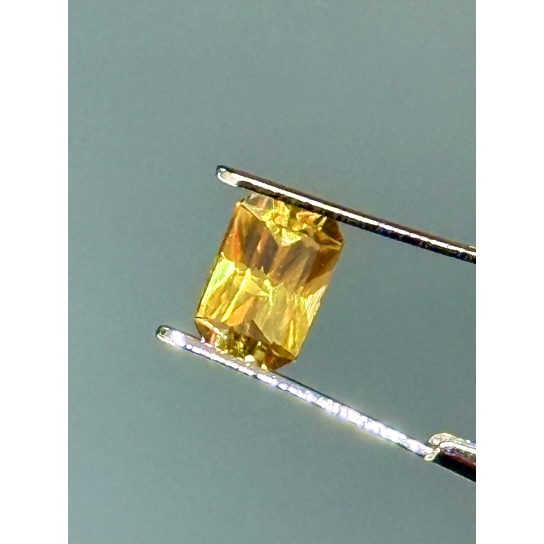 0.9ct Sphene