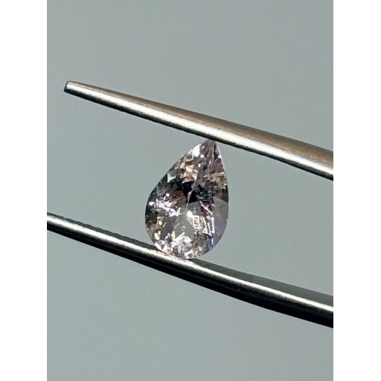 1.3ct Sparkling morganite