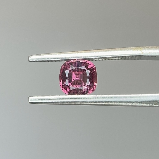0.86ct Spinel