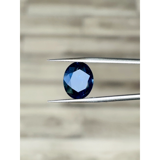 7.93ct Royal Blue Sapphire 