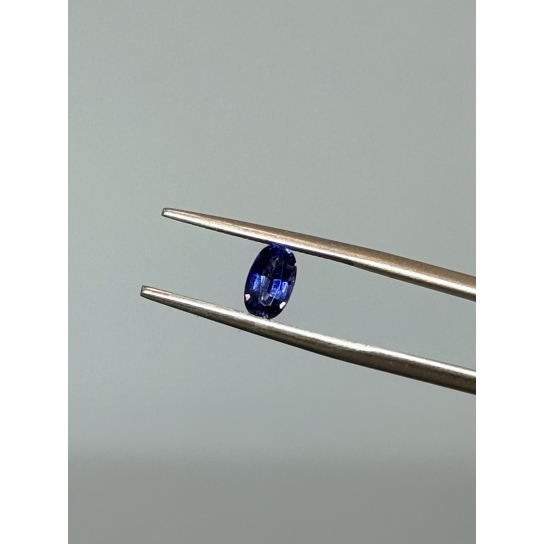 0.8ct Purplish Blue Sapphire
