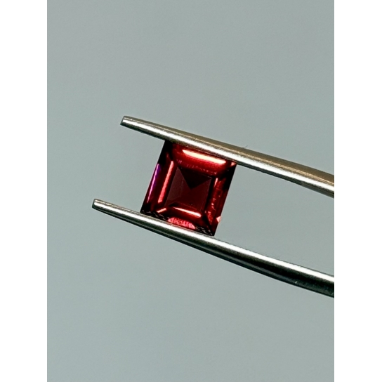 1.64c Excellent Faceted Rhodolite Garnet