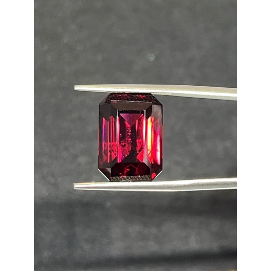 14.1ct Rhodolite Garnet