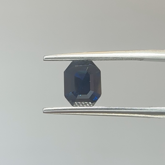 1.776ct Blue Sapphire Certified