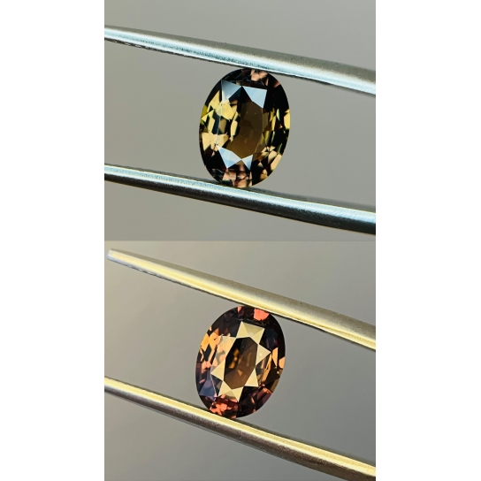 2ct Unique Colour Changing Sapphire