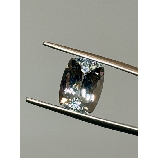 4.7ct Beautifully faceted Aquamarine
