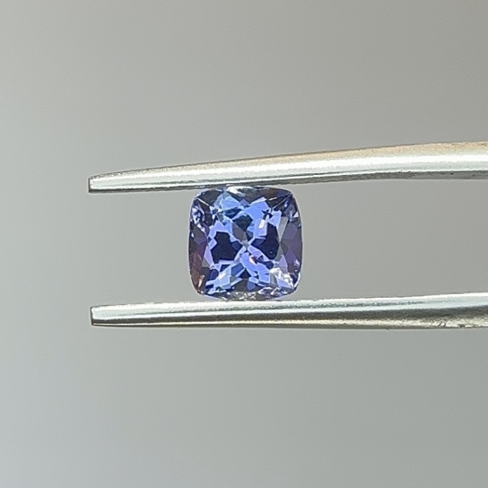 1.1ct Tanzanite