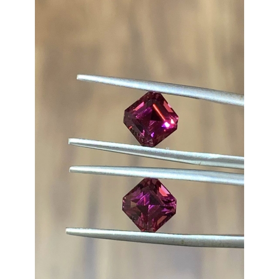 4.3ct Rhodolite Garnet