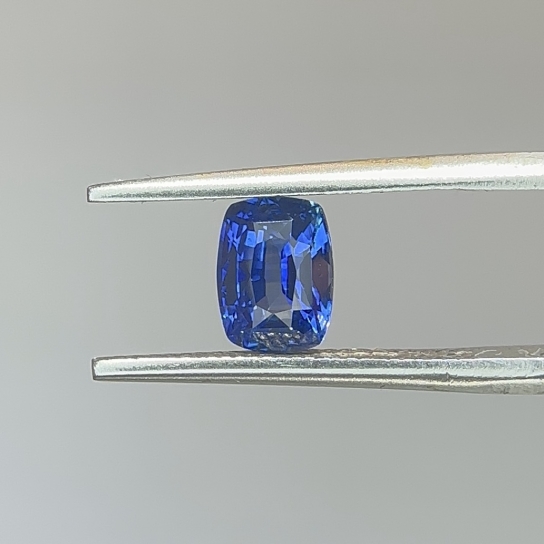 1.6ct Royal Blue Sapphire 