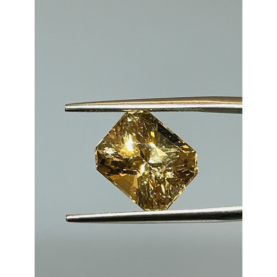 7.7ct Yellow Garnet 