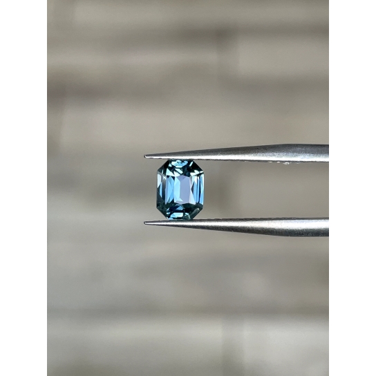 1.00ct Teal Sapphire 