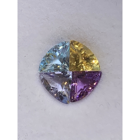 4ct Topaz, Amethyst,Citrine, Iolite mix 