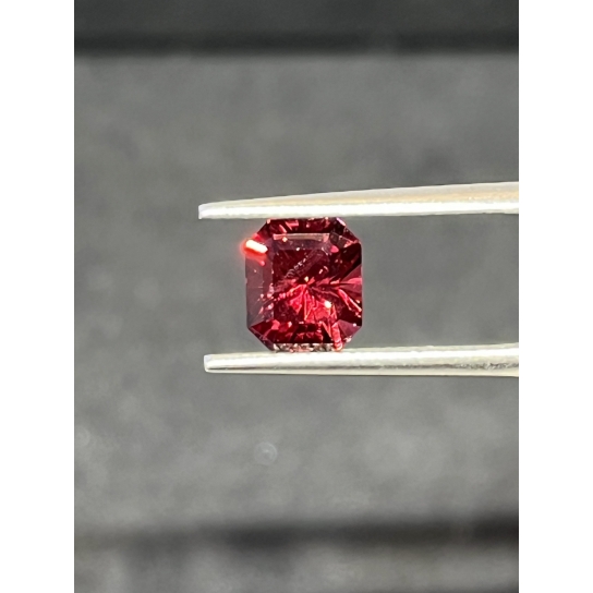 2.1ct Rhodolite Garnet