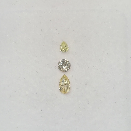 0.5ct Natural Yellow Diamond Set