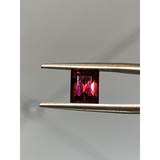 2.4ct Rhodolite Garnet
