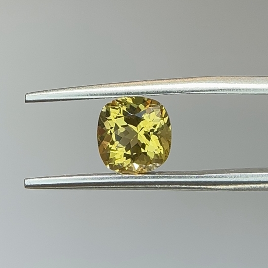 1.69ct Yellow Heliodor YH1